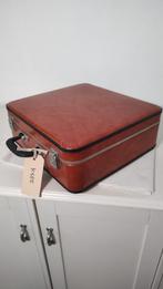 K585 VINTAGE  stewardess koffer  van geperst karton bruin, Sieraden, Tassen en Uiterlijk, Overige materialen, Gebruikt, Onbekend
