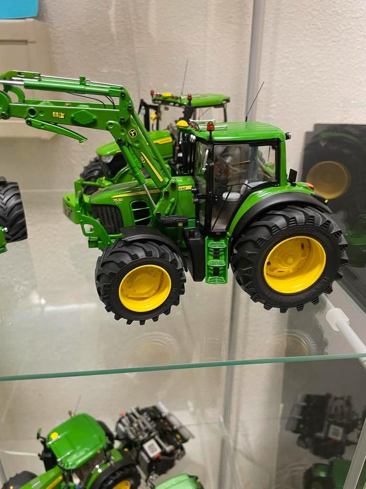 John Deere wiking 2 x, Hobby en Vrije tijd, Modelbouw | Auto's en Voertuigen, Zo goed als nieuw, Auto, 1:32 tot 1:50, Overige merken
