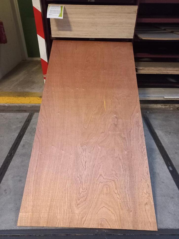 Aziatisch multiplex met sapeli dekfineer 1220x2440m, Doe-het-zelf en Verbouw, Platen en Panelen, Multiplex, Minder dan 20 mm, Ophalen