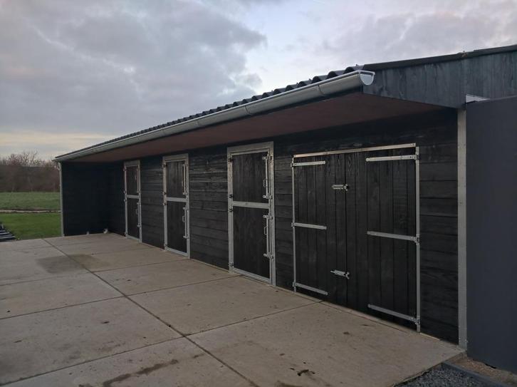 dubbelwandige paardenstallen, Dieren en Toebehoren, Stalling en Weidegang, Opfok, Stalling, Weidegang, Toebehoren, 4 paarden of pony's of meer