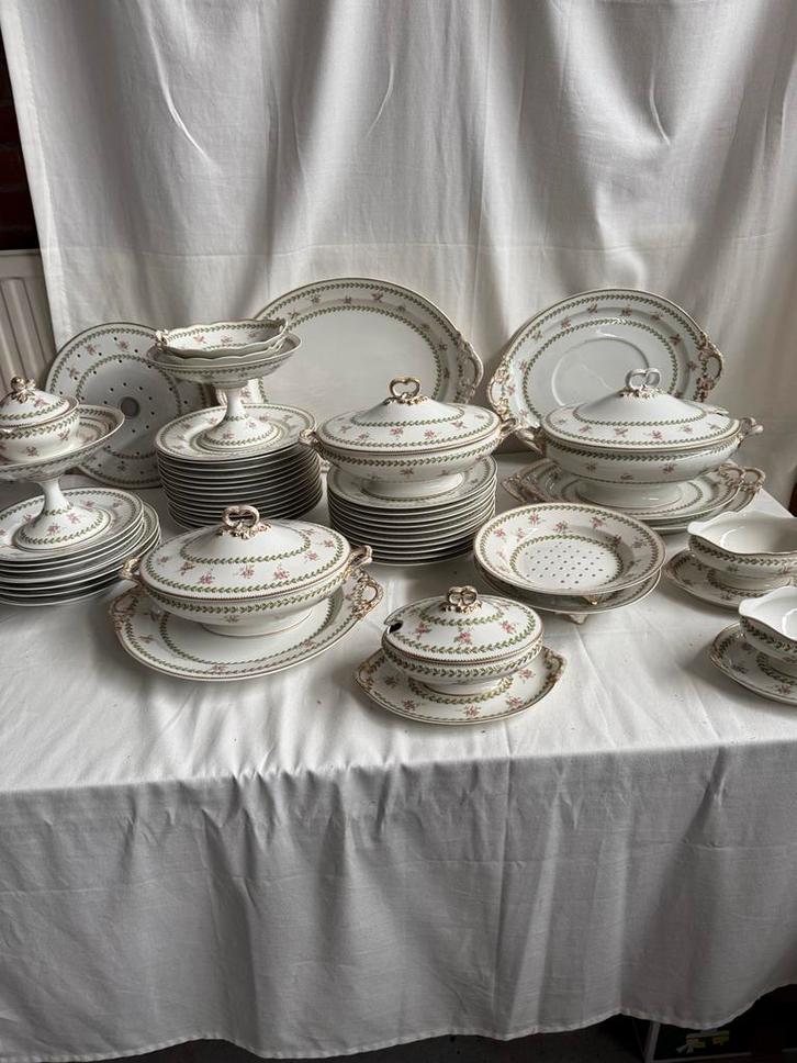 Antiek Servies Limoges met Bloemmotief, Antiek en Kunst, Antiek | Servies compleet, Ophalen