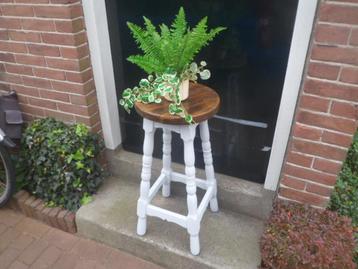 Plantentafel bijzettafel bloementafel plantenzuil kruk hout beschikbaar voor biedingen