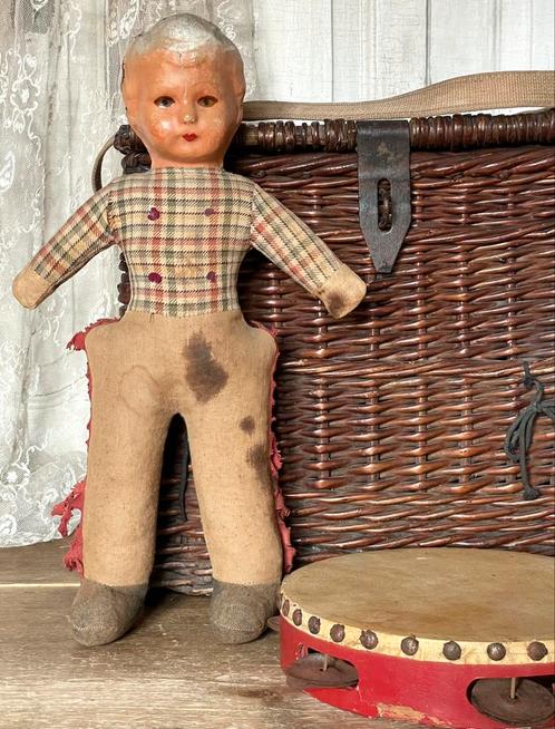 SALE…….. brocante oud popje / pop stro gevuld, Antiek en Kunst, Curiosa en Brocante, Ophalen of Verzenden