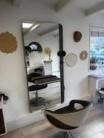 Interieur kapsalon / kapper  (spiegels, stoelen, wasbak), Ophalen of Verzenden