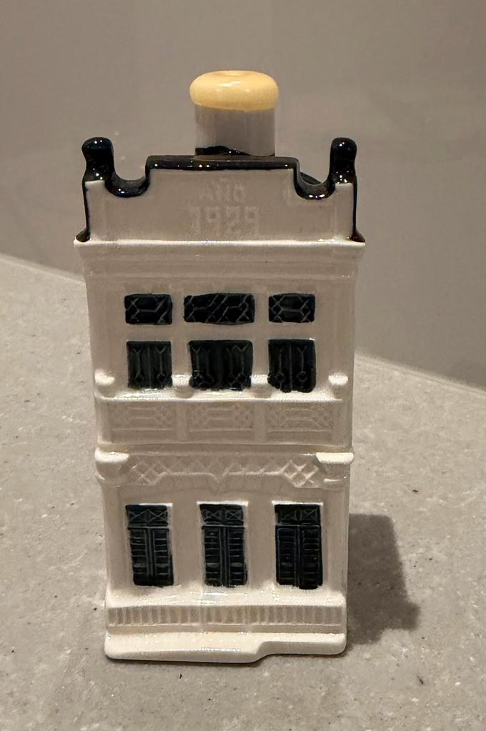 KLM huisje 103, Verzamelen, KLM Huisjes, Zo goed als nieuw, Gevuld, Verzenden