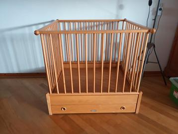 Verstelbare box met lade beschikbaar voor biedingen