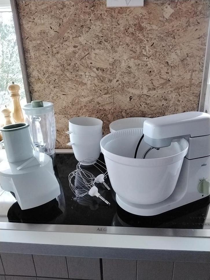 Braun KM32 vintage keukenmachine met veel accessoires., Witgoed en Apparatuur, Keukenmixers, Gebruikt, Ophalen