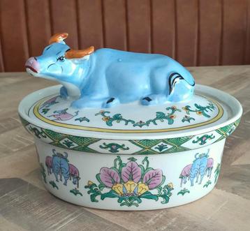 pâté schaal met waterbuffel beschikbaar voor biedingen