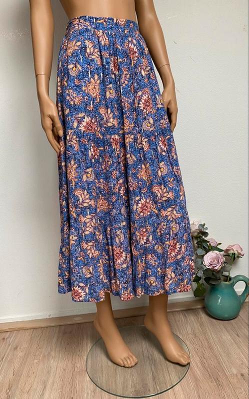 Suncoo maxi rok blauw bloemen goud maat L, Kleding | Dames, Rokken, Zo goed als nieuw, Blauw, Onder de knie, Ophalen of Verzenden