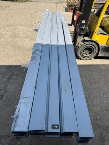 Halfhouts Rabat Western Red Cedar Gevingerlast Gegrond beschikbaar voor biedingen