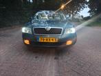 Skoda Octavia Combi 150 PK Automaat, clima, leder, camera, 1325 kg, Beige, 4 cilinders, 1984 cc