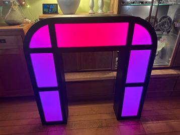 Eyecatcher Dj Booth met LED-show 1 x in stock ! beschikbaar voor biedingen