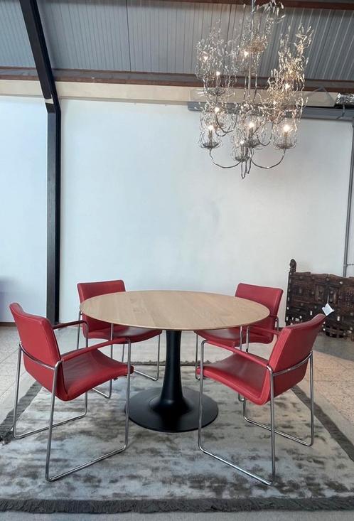 Leolux Talos stoelen (4) showmodel SALE!, Huis en Inrichting, Stoelen, Vijf, Zes of meer stoelen, Rood, Ophalen