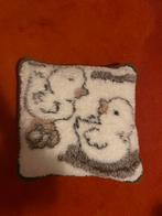 Zacht wollen kinderkussen, Huis en Inrichting, Woonaccessoires | Kussens, Ophalen of Verzenden, Gebruikt, Beige, Vierkant