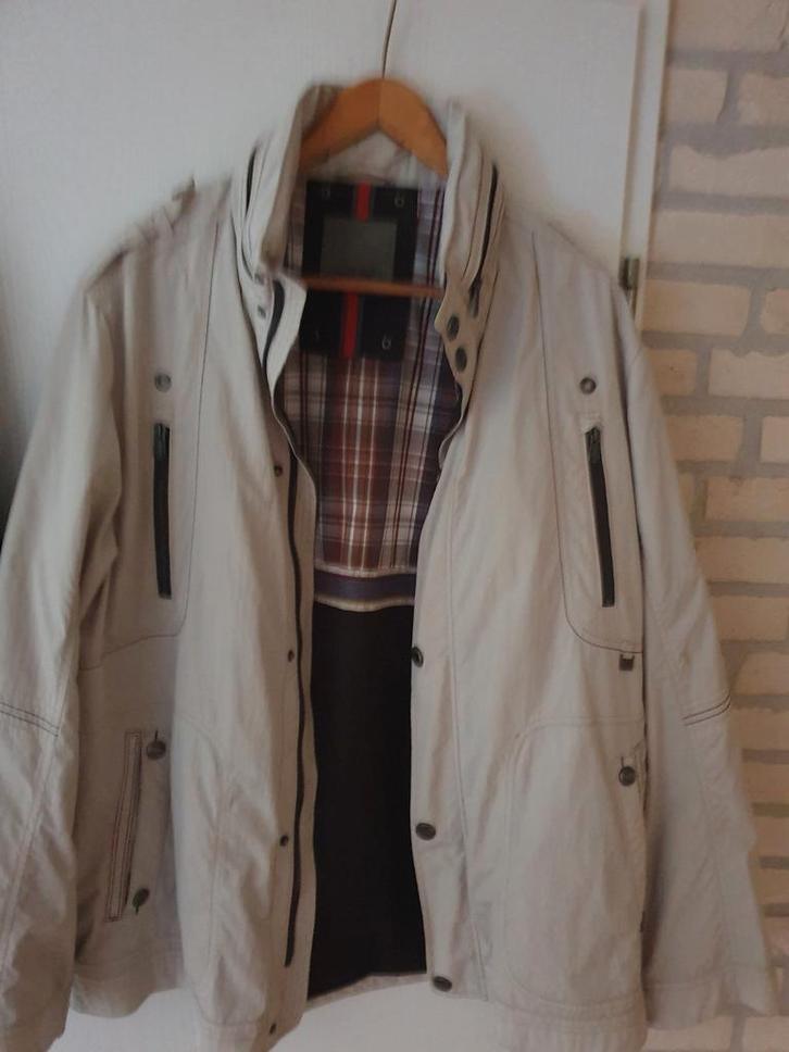 Beige herenjas - Maat XL - Geruite voering, Kleding | Heren, Jassen | Zomer, Gedragen, Maat 56/58 (XL), Beige, Ophalen