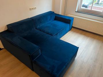 Hoekbank blauw in zeer goede nieuwstaat beschikbaar voor biedingen