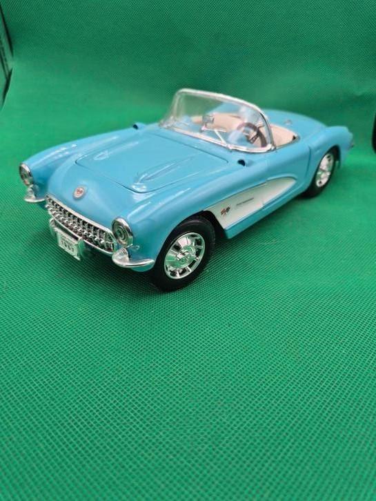 53 chevrolet corvette 1/18 road tough, Hobby en Vrije tijd, Modelauto's | 1:18, Zo goed als nieuw, Ophalen of Verzenden