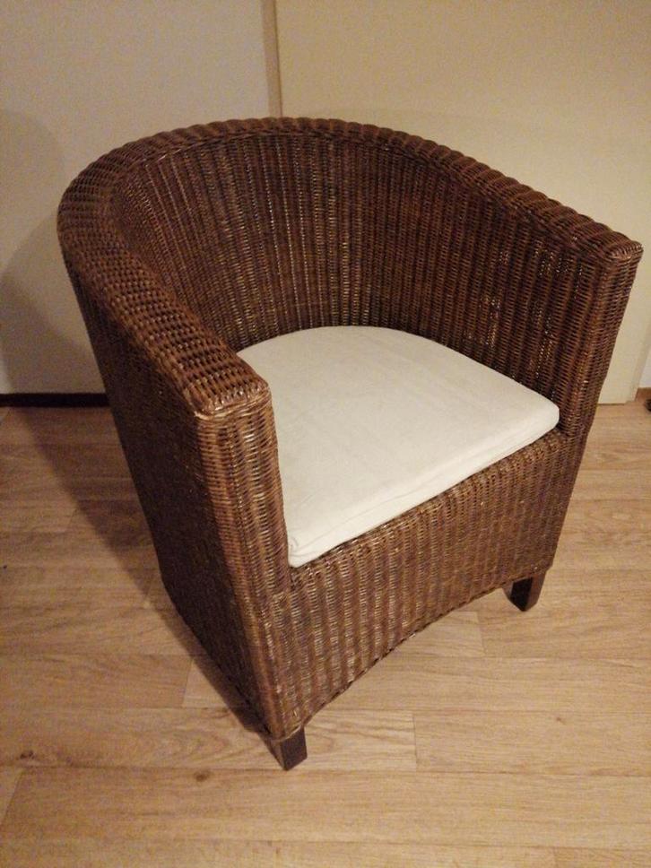 Rotan fauteuil met kussen, Huis en Inrichting, Fauteuils, Ophalen