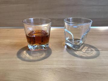 Jameson tumbler met driehoekige bodem 2x beschikbaar voor biedingen