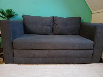 2 persoons slaapbankje kleur antraciet/ grijs.  beschikbaar voor biedingen