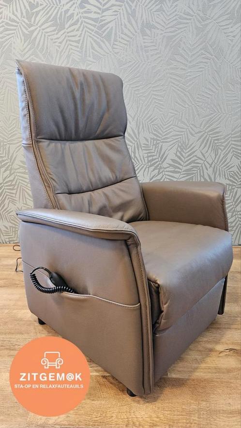 Sta op fauteuil van de Toekomst bij Zitgemak joure, Huis en Inrichting, Fauteuils, Zo goed als nieuw, 75 tot 100 cm, Ophalen