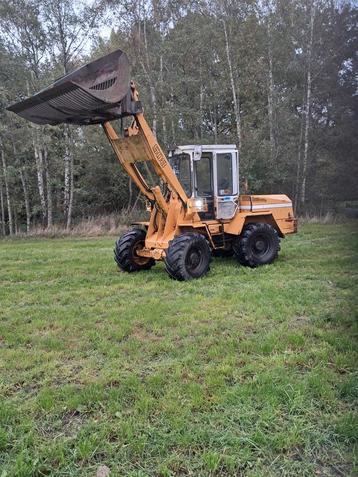 Liebherr 508 Shovel & John Deere 6820 Trekker beschikbaar voor biedingen