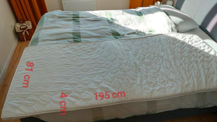 Comfortabele bed topper – 195 x 81 x 4 cm, Huis en Inrichting, Slaapkamer | Matrassen en Bedbodems, Zo goed als nieuw, Matras