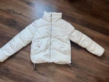 Offwhite pufferjas maat small beschikbaar voor biedingen