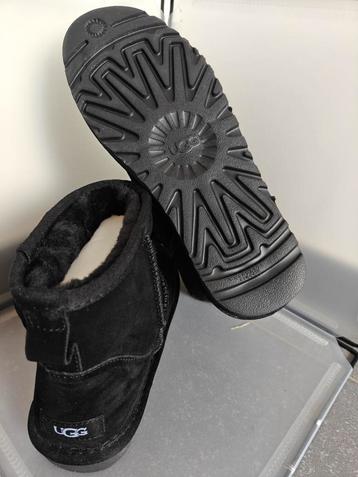 Ugg mini Maat 40 beschikbaar voor biedingen