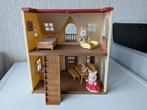 Sylvanian families starters huisje, met twee konijntjes 🏠, Ophalen of Verzenden, Zo goed als nieuw, Poppenhuis