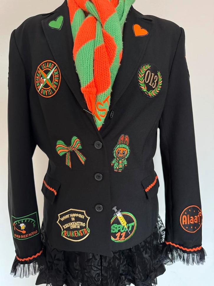 Kruikenstad jas Carnavals jas Tilburg, Kleding | Dames, Carnavalskleding en Feestkleding, Kleding, Carnaval, Ophalen of Verzenden