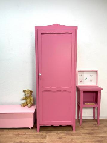 Vintage Franse eendeurskast beschikbaar voor biedingen