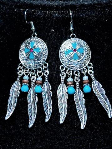 boho / vintage dreamcatcher oorbellen veertjes turquoise beschikbaar voor biedingen