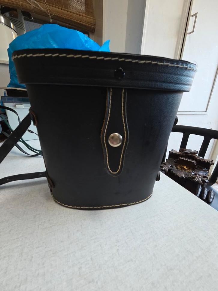 Vintage Verrekijker met Tas MOUNTY, Audio, Tv en Foto, Optische apparatuur | Verrekijkers, Gebruikt, Porro (met knik), 8 tot 12x