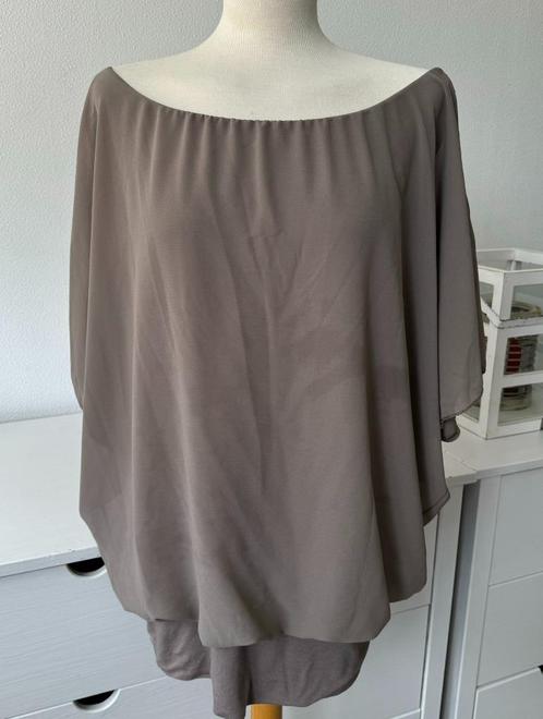 ZGAN > Leuke taupe kleur blouse met Vlindermouw / one Size, Kleding | Dames, Blouses en Tunieken, Zo goed als nieuw, Maat 42/44 (L)