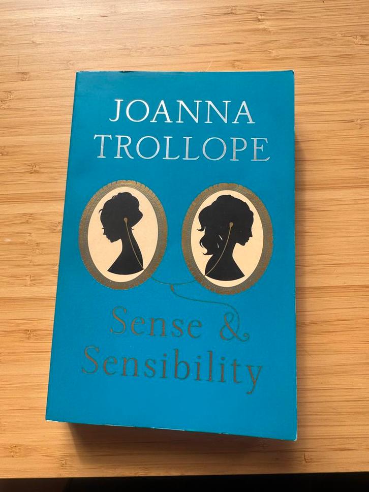 Sense & Sensibility - Joanna Trollope, Boeken, Romans, Gelezen, Europa overig, Ophalen of Verzenden