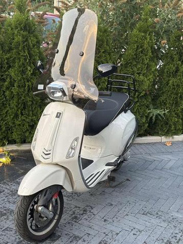 Vespa sprint 2018 beschikbaar voor biedingen
