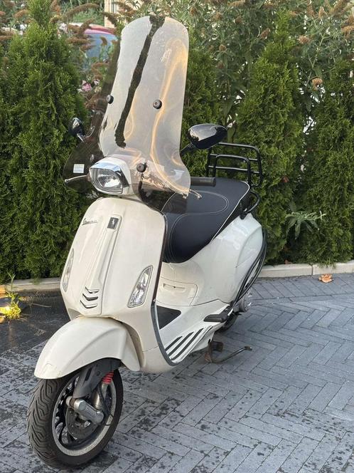 Vespa sprint 2018, Fietsen en Brommers, Scooters | Vespa, Zo goed als nieuw, Ophalen of Verzenden