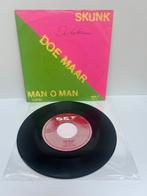 Doe Maar - Skunk / De Bom - 7" Single, Gebruikt, 7 inch, Single, Ophalen of Verzenden