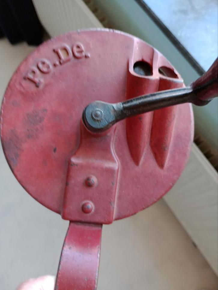 Antieke Pe.De. Snijbonenmolen, Antiek en Kunst, Antiek | Gereedschap en Instrumenten, Ophalen of Verzenden