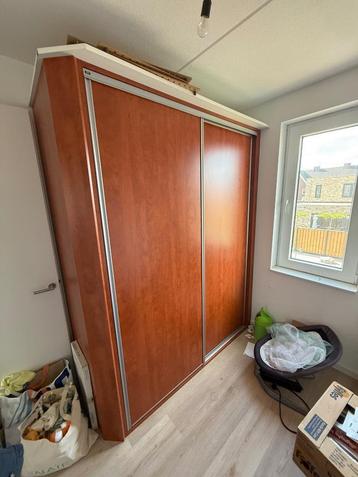 DSH grote schuifwanden kast beschikbaar voor biedingen