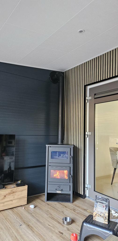 Hout kachel installeren. Gecertificeerd en verzekerd., Huis en Inrichting, Kachels, Zo goed als nieuw, Houtkachel, Hout, Ophalen of Verzenden