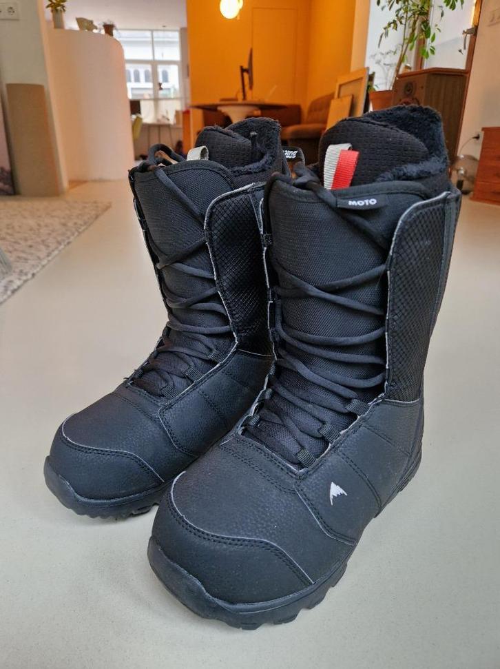 Burton Moto 41.5 (als nieuw), Sport en Fitness, Snowboarden, Zo goed als nieuw, Schoenen, Ophalen of Verzenden