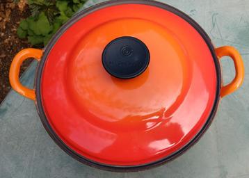 LE CREUSET gietijzeren pan faitout 24 cm (G266) beschikbaar voor biedingen