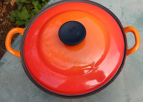LE CREUSET gietijzeren pan faitout 24 cm (G266), Huis en Inrichting, Keuken | Potten en Pannen, Zo goed als nieuw, Koekenpan of Braadpan
