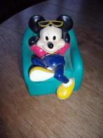 Disney Mickey Mouse kunststof spaarpot op groene stoel 10cm, Ophalen of Verzenden, Mickey Mouse, Gebruikt, Beeldje of Figuurtje