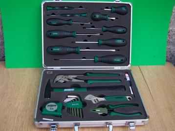De 24-delige gereedschapskoffer wordt geleverd in  koffer. beschikbaar voor biedingen