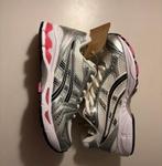 Asics Kayano 14 Zilver/Wit/Roze - Maat 41 - Nieuw!, Wit, Nieuw, Ophalen of Verzenden, Sneakers of Gympen