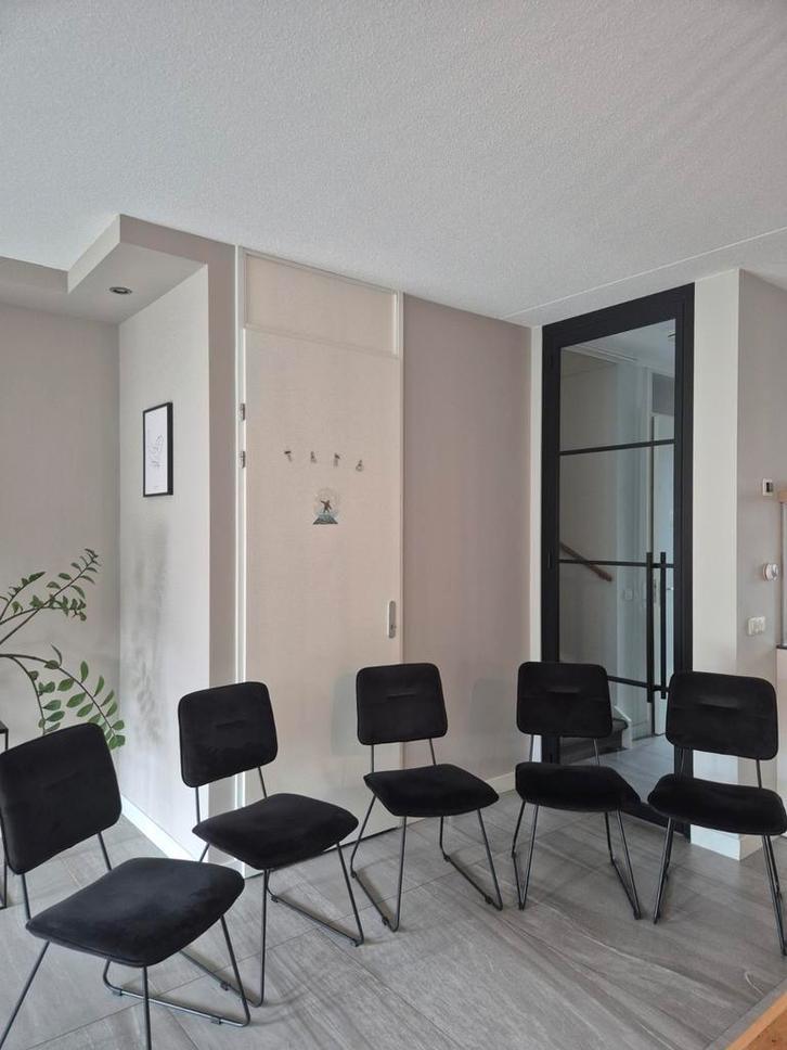 Set van 5 antracietgrijze velours eetkamerstoelen – By Boo “, Huis en Inrichting, Stoelen, Vijf, Zes of meer stoelen, Stof, Grijs