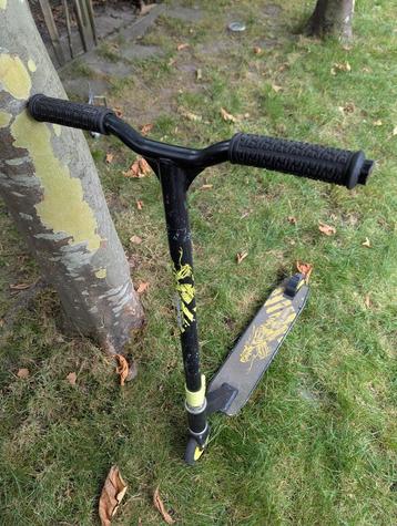 Black Dragon Stuntstep - 83cm beschikbaar voor biedingen
